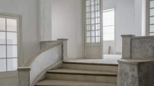Building with exceptional views of the walled city Building with exceptional views of the walled city